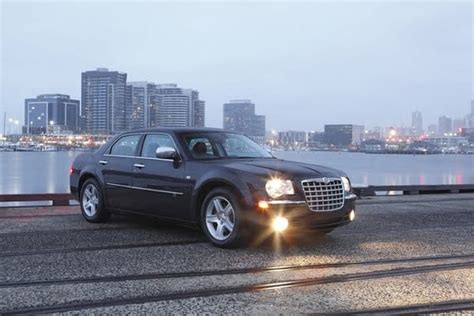 2010 Chrysler 300c 5 7l Hemi V8 Review Anyauto