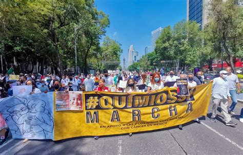 Marchan colectivos y familiares de personas con cáncer en la CDMX