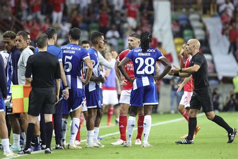 FC Porto já reagiu à derrota do Benfica duras críticas a Luís