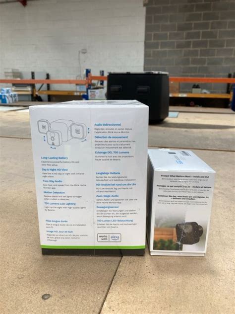 John Pye Auctions BLINK OUTDOOR FLOODLIGHT BATTERY POWERED LED