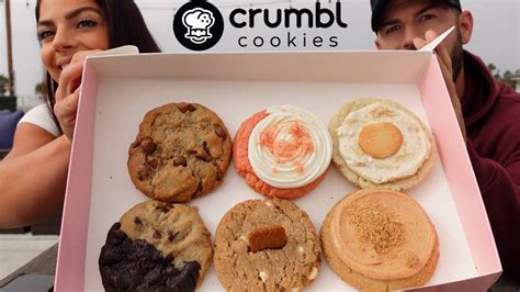 CRUMBL COOKIES TASTE TEST Pumpkin Cheesecake Pink Velvet Cake