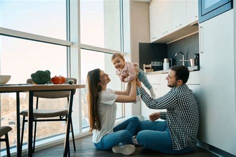 Bezpieczne dziecko w domu czyli jak zabezpieczyć przestrzeń z małym