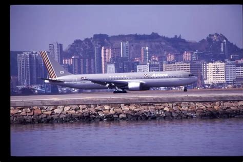 ORIGINAL FUJICHROME COLOUR Slide Asiana Airlines Boeing 767 300