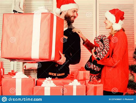 Grote Verrassing Voor Haar Voorbereiding Van Cadeautjes Voor Kerstmis Cadeau Voor Nieuw Jaar