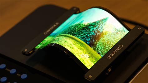 A Closer Look At Royole S Vibrant Flexible Screens Cnet