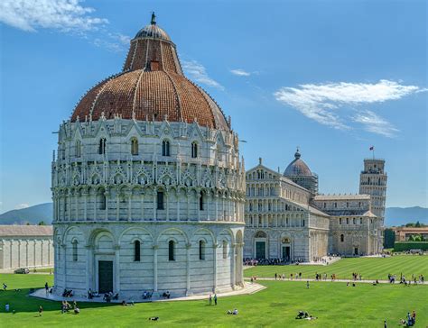 The Piazza dei Miracoli, formally known as Piazza del Duomo ...