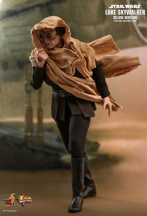 Hot Toys Luke Skywalker Deluxe Version Has All The Accessories