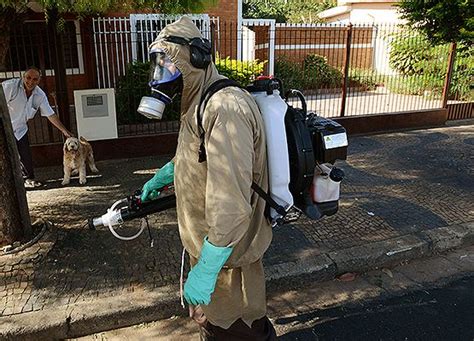 Prefeitura faz mutirão contra dengue em bairro alerta de risco