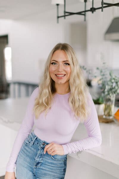 Home Katie Stewart Acne Nutritionist