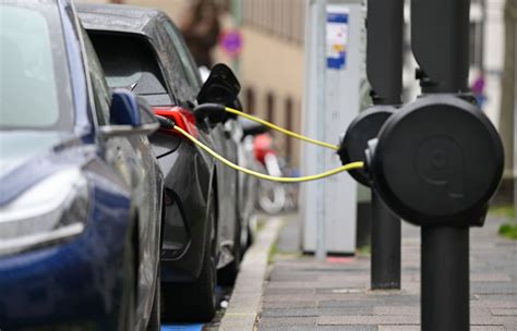 Ein EAuto Kostet Durchschnittlich 48 700 Euro