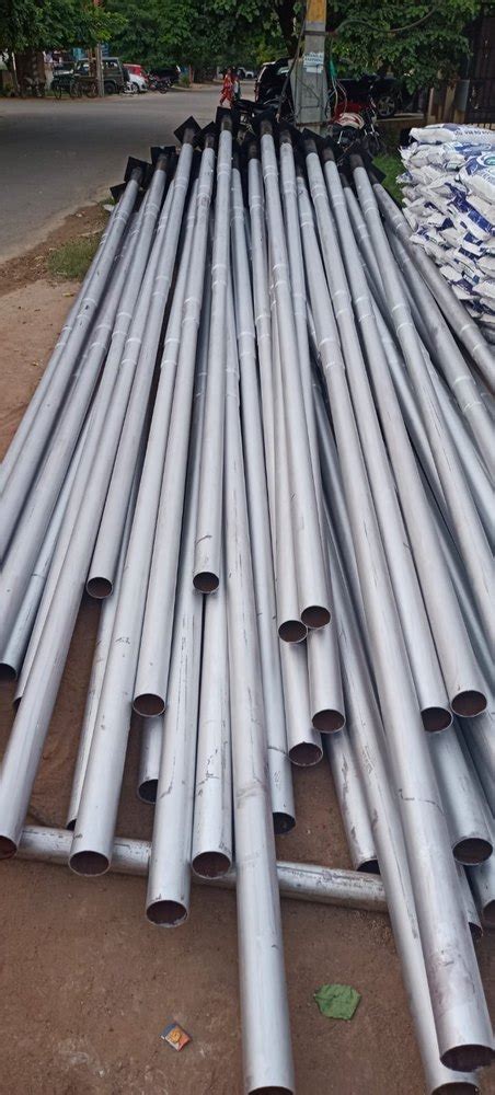 Single Arm Tubular Pole For Outdoor Overall Length 5 Mtr At Rs 7500