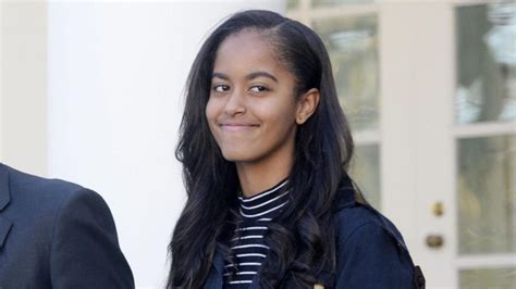 Is Malia Obama Lesbian What Is Barack Obama S Daughter Sexuality Crossover