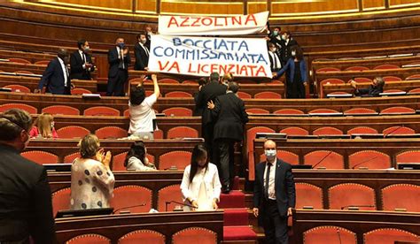 Senato Protesta Della Lega Contro Il Ministro Azzolina