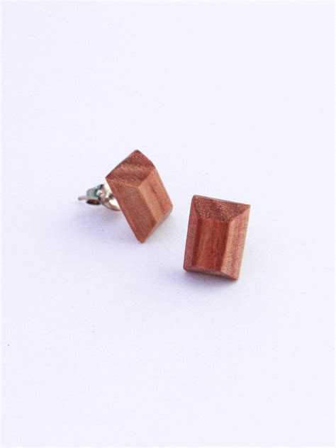 Clous D Oreilles Bois De Rose Fabriqu En Bretagne