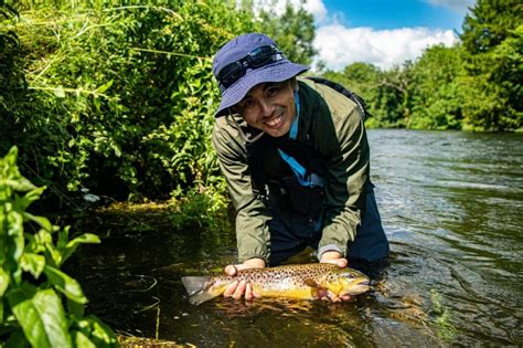 Chalkstream Uk Broadlands Estate River Test Fly Fishing Through The