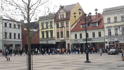 Kolejka Po P Czki I Tak Przez Ca Y Dzie Do Ostatniego Radio