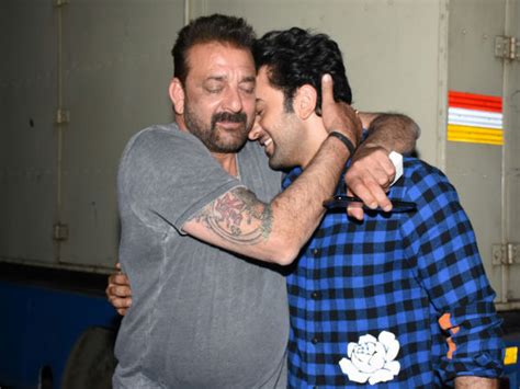 Aamir Khan Sanjay Dutt Get Teary Eyed Watching Sanju Aamir Khan Sanjay