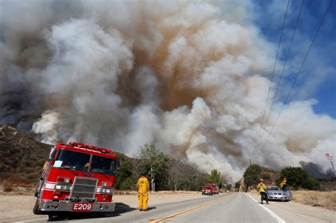 Fast-spreading wildfire north of Los Angeles prompts evacuations | ABS ...