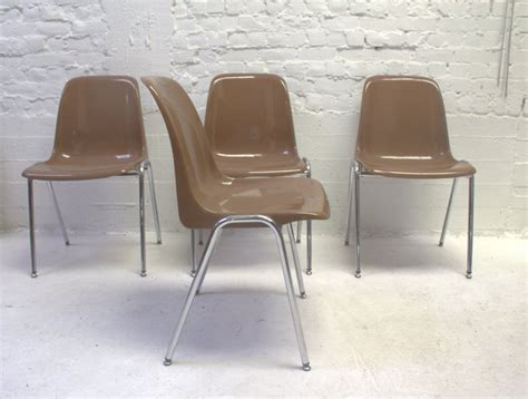 Vier Chocolatkleurige Plastieke Vintage Stoelen Met Chrome Catawiki