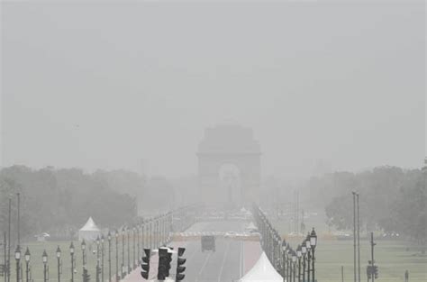 Delhi Weather दिल्ली एनसीआर में धूल भरी आंधी जानें कब होगी बारिश