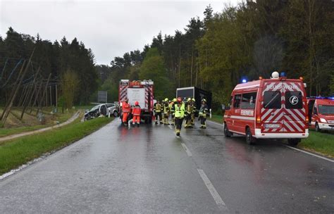 Schwerer Unfall auf der B299 zwischen Siegenburg und Mühlhausen 69