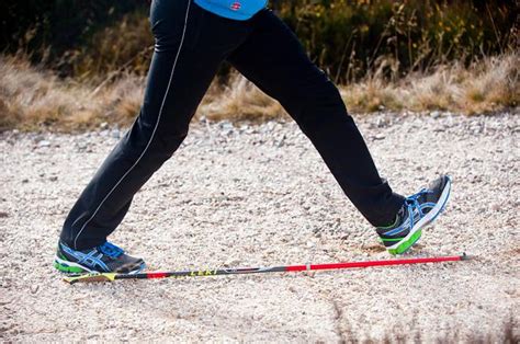 Nordic walking jak prawidłowo chodzić z kijkami ZDJĘCIA