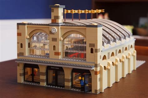 Lego Harry Potter - Kings Cross Station MOC | Lego hogwarts, Lego harry ...