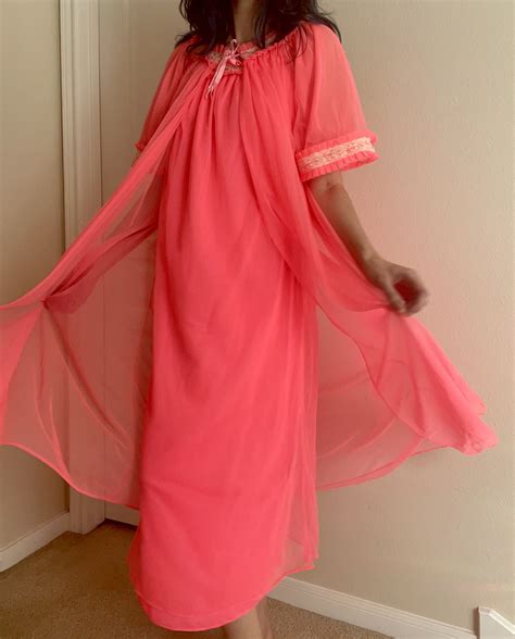 Rare Vintage Neon Pink Tosca Of California Pegnoir Nightgown And Robe