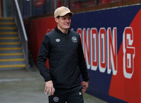 Brentford captain Norgaard feared sleeping pill addiction | Reuters