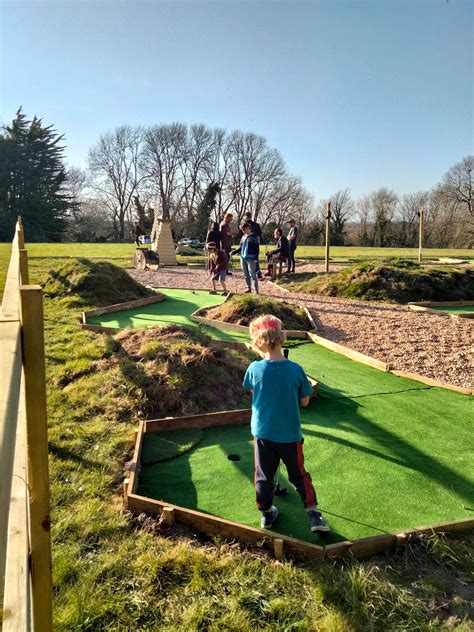 Mini Golf Half Moon Plumpton