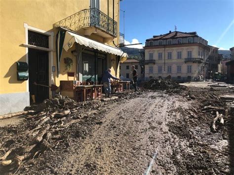 Maltempo Piemonte Devastato 11 Dispersi Tanti Comuni Isolati Cirio