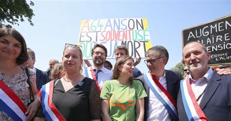 Mathilde Panot Marine Tondelier et Olivier Faure lors de la 14ème