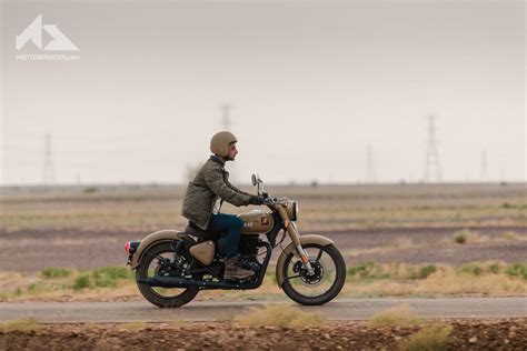 La Famille Royal Enfield 350 Sagrandit Avec Les Signals