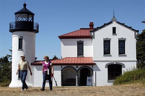 Spotlight is on spruced up lighthouse | Whidbey News-Times