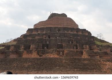 Kesariya Stupa Buddhist Stupa Kesariya Stock Photo 1383716729 ...