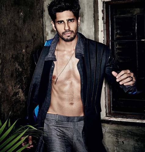 12 Drool-Worthy Sidharth Malhotra Photos That’ll Make Your Day As Beautiful As Him