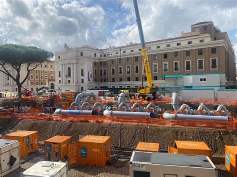 Nuova Fase Dei Lavori In Piazza Pia Installata Una Passerella