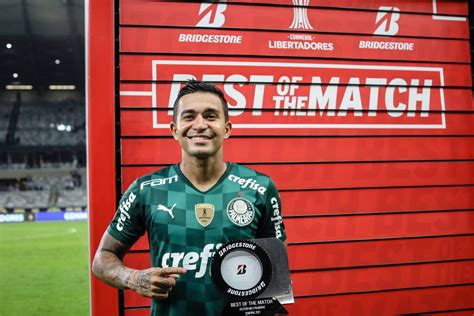 Autor do gol da classificação Dudu chora e se declara ao Palmeiras