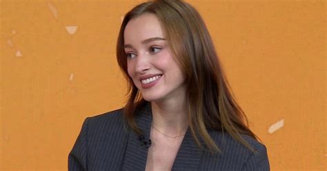 Phoebe Dynevor fala sobre Fair Play da Netflix além de Bridgerton