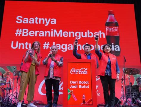 Luncurkan Botol 100 RPET Coca Cola Dukung Kampanye Dari Botol Jadi