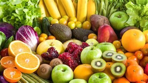 Grupo De Diversas Frutas Y Verduras Frescas Para Sano Foto De Archivo