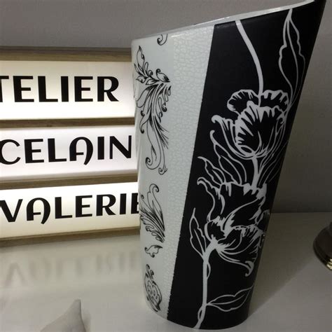 Vase black white L atelier porcelaine de Valérie