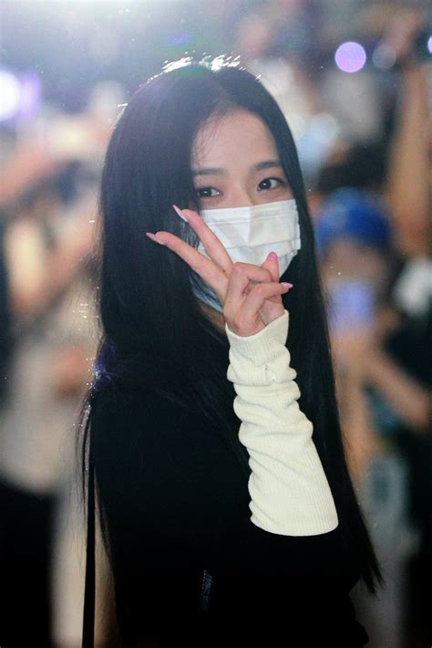 220825 Jisoo ICN