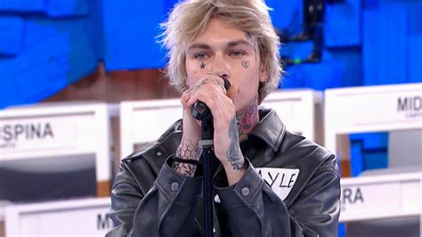 Il Cantante Ayle Di Livorno Si Unir Ad Amici Di Maria De Filippi