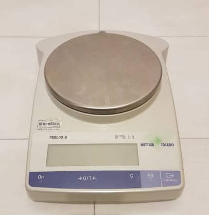 Mettler Toledo PB8000 S Precision Balance LabMakelaar Benelux