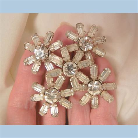 Vintage Large Lovely Art Deco Sparkling Rhinestone Snowflake Brooch