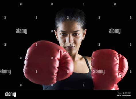 Portrait Of A Female Boxer In Boxing Stance Stock Photo Alamy