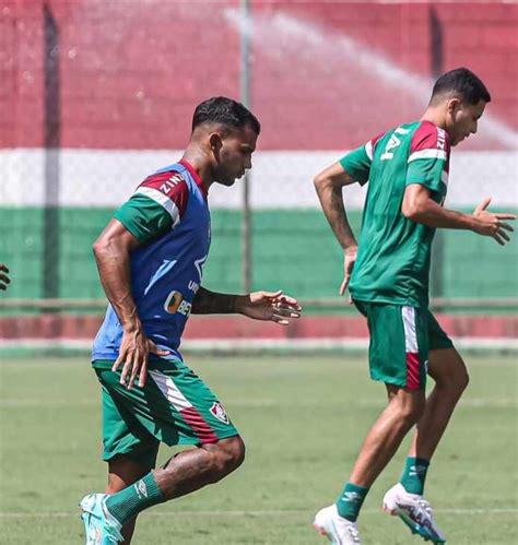 Ap S Se Destacar No Bangu Volante Retorna Para O Fluminense