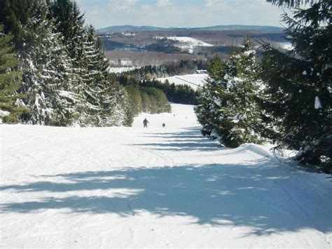 6 Best Ski Resorts in Pennsylvania, 2024/25