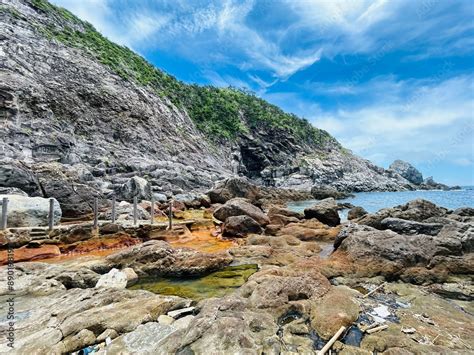 Fotografie Shikinejima In Tokyo Is A Wild Hot Spring Paradise Jinata Onsen Is A Free Mixed